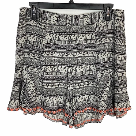 Glamorous Shorts Women Sz 14 Tall Black Cream Aztec Print High Rise Embroidered - Picture 1 of 4